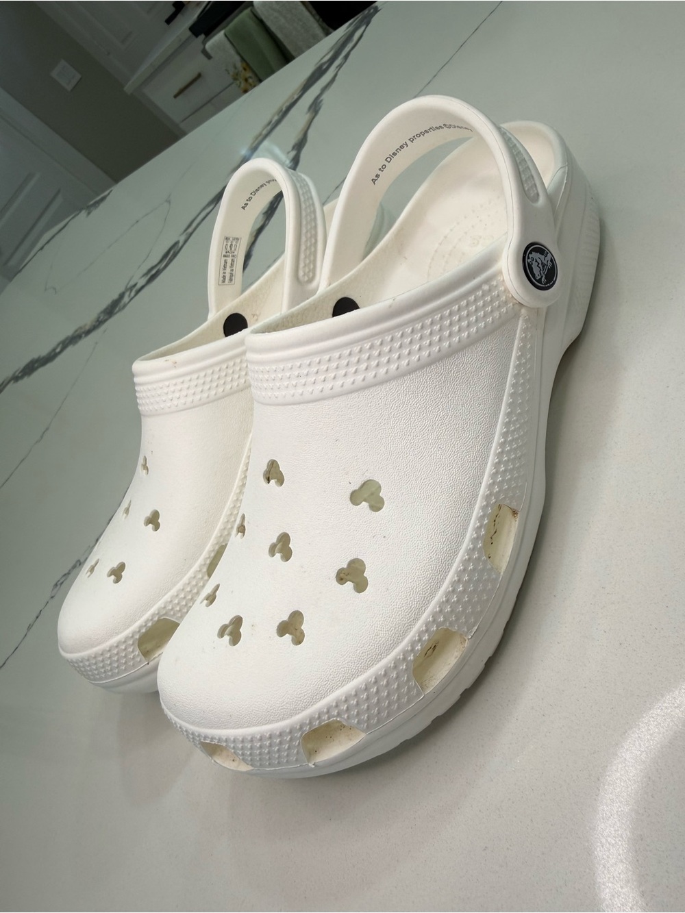 Official Disney Parks x Crocs Mickey Mouse Cutout White Clogs Men 7 / Women 9
